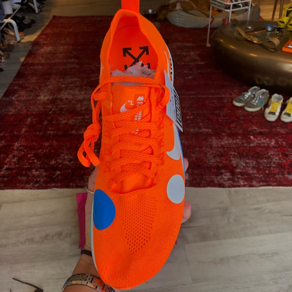 New Off-White sneakers - size 9